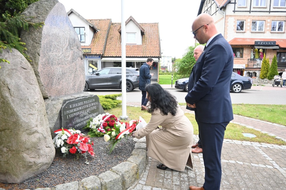 80. rocznica zakończenia II wojny światowej – w Nowym Dworze Gdańskim oddano hołd  bohaterom.