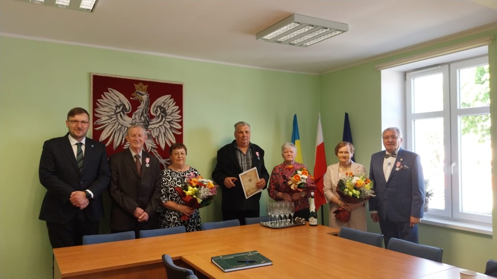 Złote Gody w Gminie Sztutowo – trzy pary odznaczone Medalami za Długoletnie Pożycie Małżeńskie.