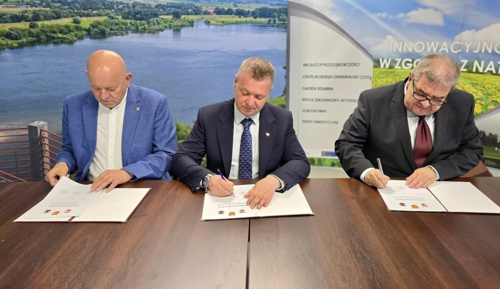 Powiaty łączą siły dla bezpieczeństwa – nowy etap współpracy w regionie.