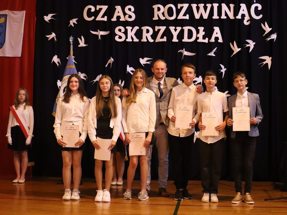 Uroczyste zakończenie roku szkolnego w Miłoradzu i Kończewicach.