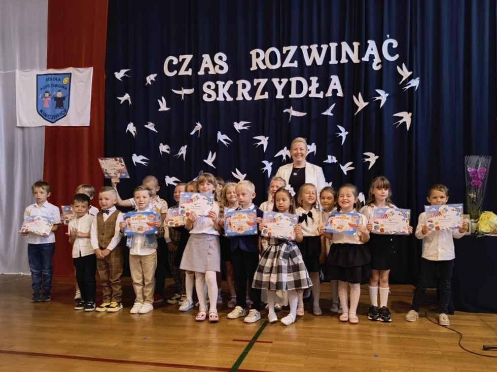 Uroczyste zakończenie roku szkolnego w Miłoradzu i Kończewicach.