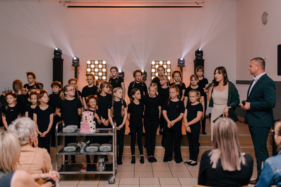 Młodzi artyści z Gminy Miłoradz zakończyli rok kulturalny pełen pasji i talentu.