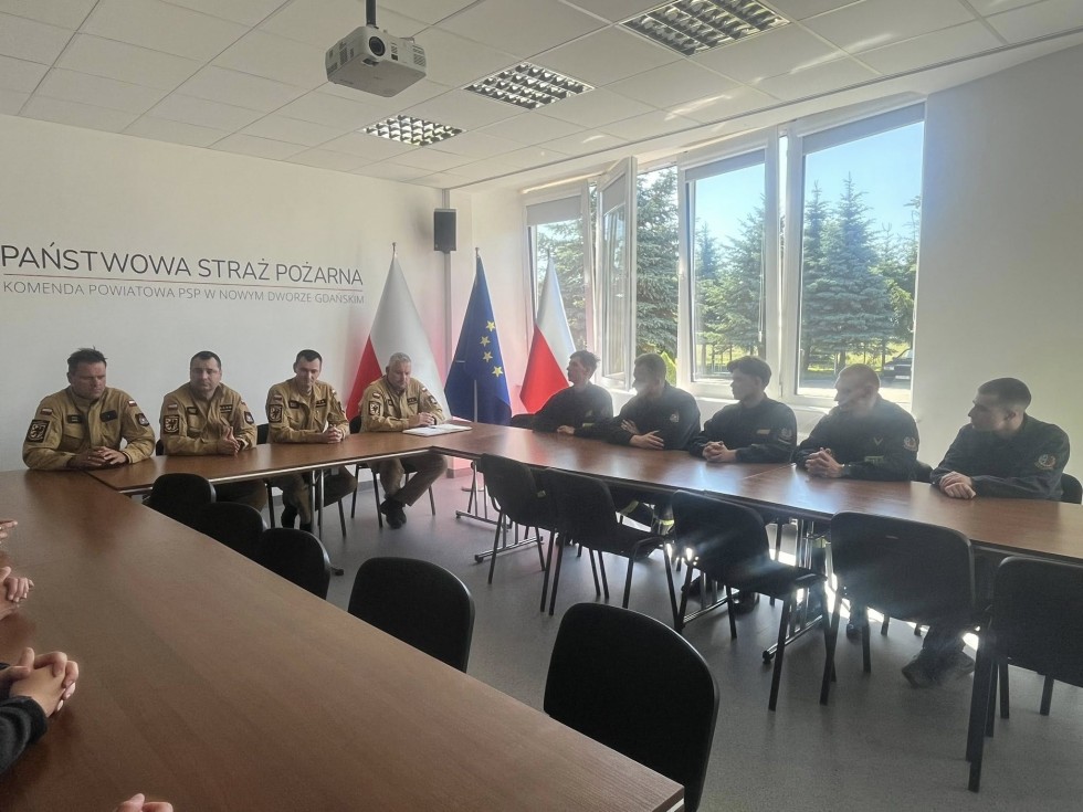 Sezonowy posterunek PSP w Krynicy Morskiej już działa – podchorążowie Akademii Pożarniczej na wakacyjnych praktykach.