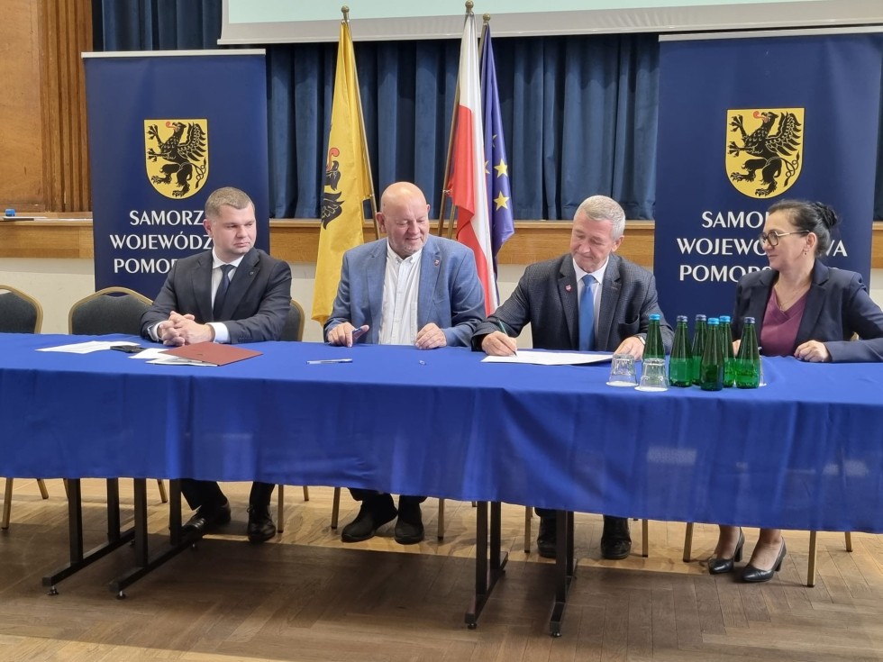 Pomorskie samorządy razem dla zdrowia seniorów – podpisano porozumienie ws. profilaktyki krztuśca.