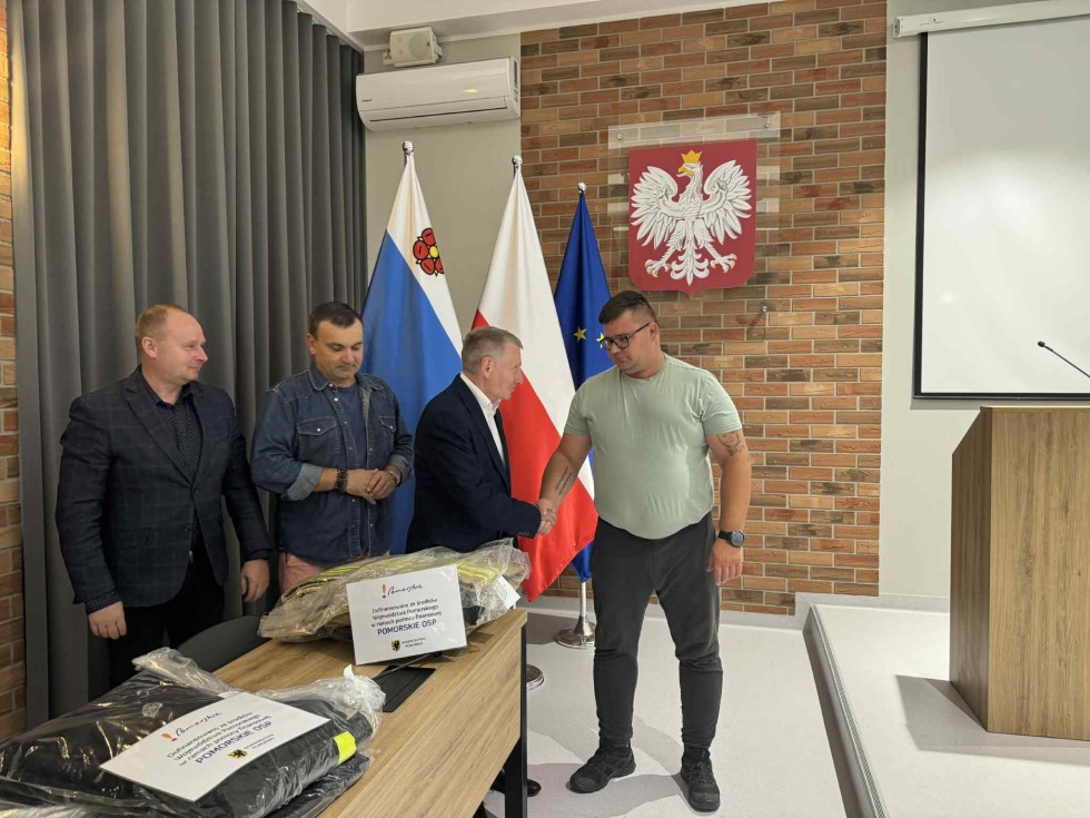 Nowy sprzęt dla strażaków ochotników z gminy Nowy Dwór Gdański.