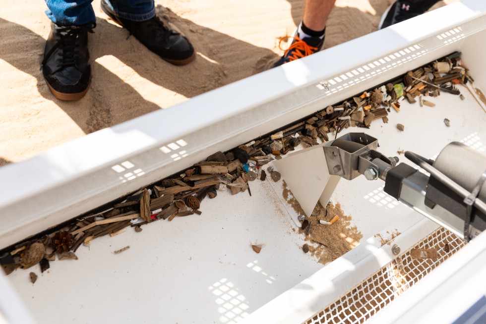 BeBot sprząta plażę Stogi – pierwszy taki robot w Polsce już pracuje w Gdańsku.
