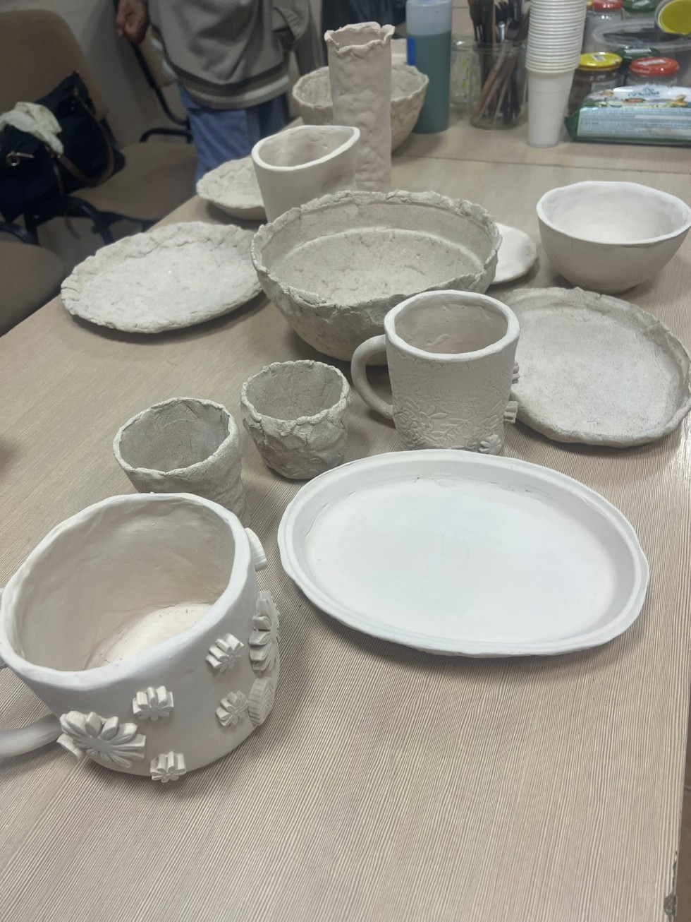 Ceramiczne inspiracje w Cisach – za nami wakacyjne twórcze warsztaty.