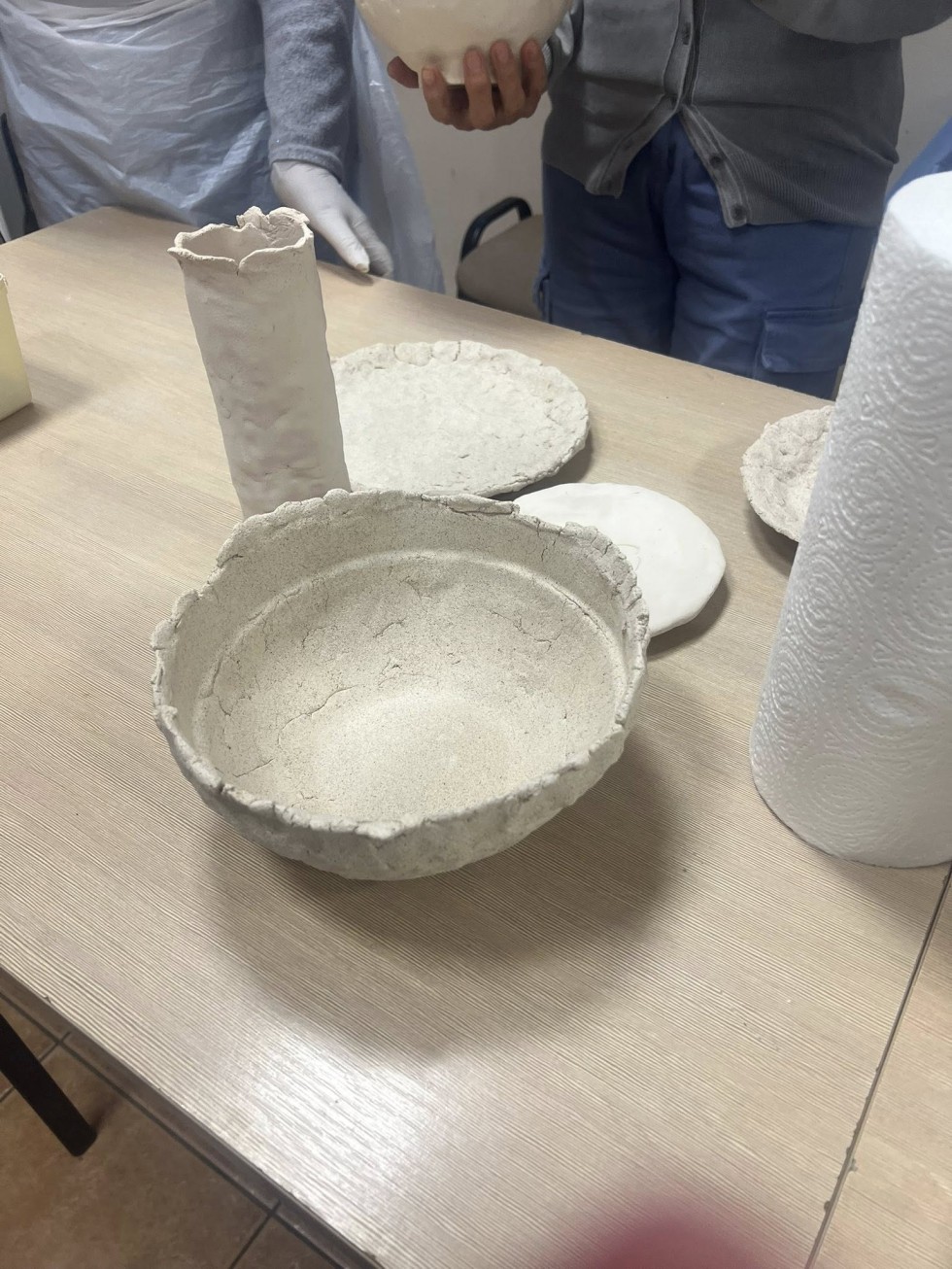 Ceramiczne inspiracje w Cisach – za nami wakacyjne twórcze warsztaty.