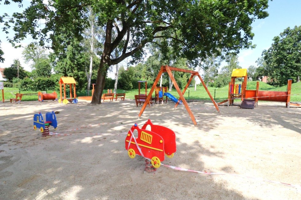 Nowy Staw inwestuje w dziecięcą radość – trwa modernizacja placu zabaw przy Klubie Malucha.