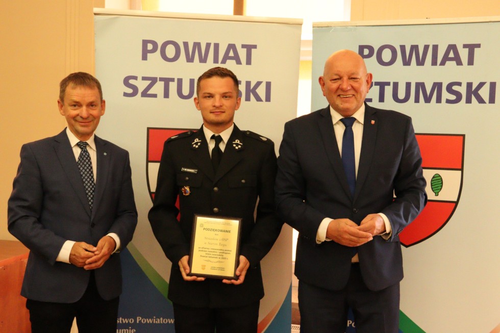 Sesja Rady Powiatu Sztumskiego - podsumowanie skutków ulewnych deszczy i podziękowania dla służb.