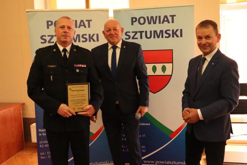 Sesja Rady Powiatu Sztumskiego - podsumowanie skutków ulewnych deszczy i podziękowania dla służb.