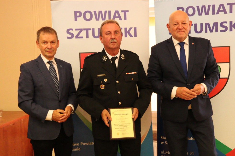 Sesja Rady Powiatu Sztumskiego - podsumowanie skutków ulewnych deszczy i podziękowania dla służb.