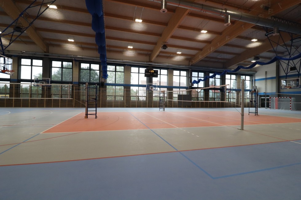 Nowoczesna hala sportowa w Nowym Stawie już prawie gotowa.