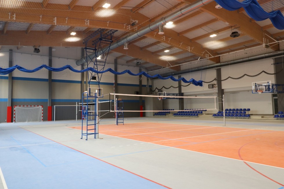 Nowoczesna hala sportowa w Nowym Stawie już prawie gotowa.