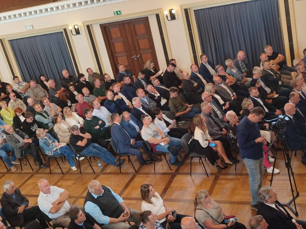 Rolnicy z Pomorza i Warmii i Mazur spotkali się z przedstawicielami rządu w sprawie skutków nawalnych deszczy.