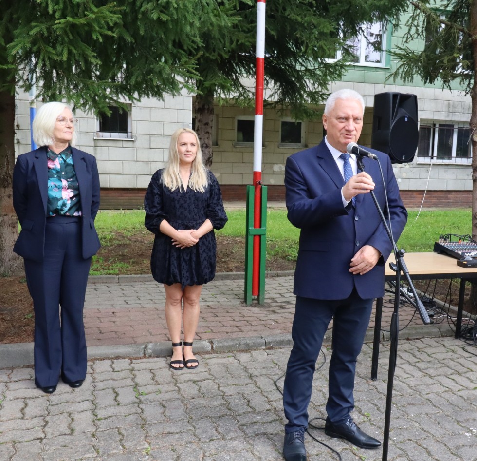 Nowy rok szkolny 2025/2026 oficjalnie rozpoczęty w Nowym Stawie.
