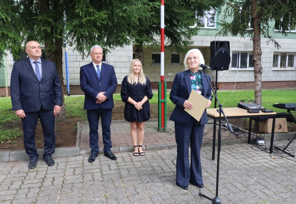 Nowy rok szkolny 2025/2026 oficjalnie rozpoczęty w Nowym Stawie.