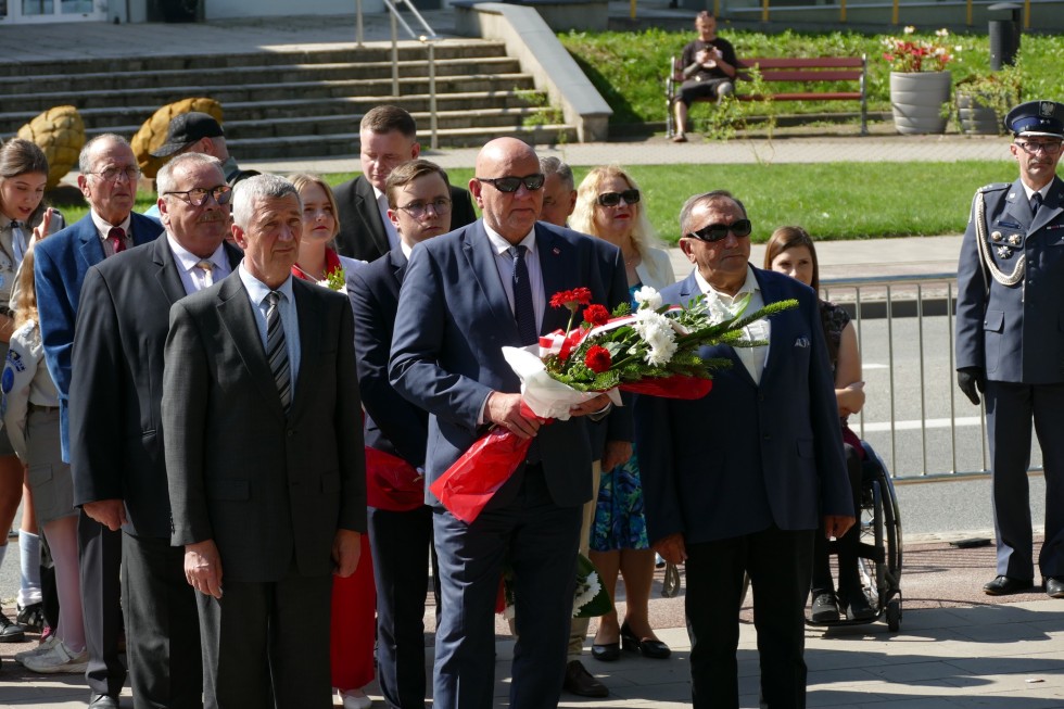 Sztum oddał hołd ofiarom i bohaterom II wojny światowej.