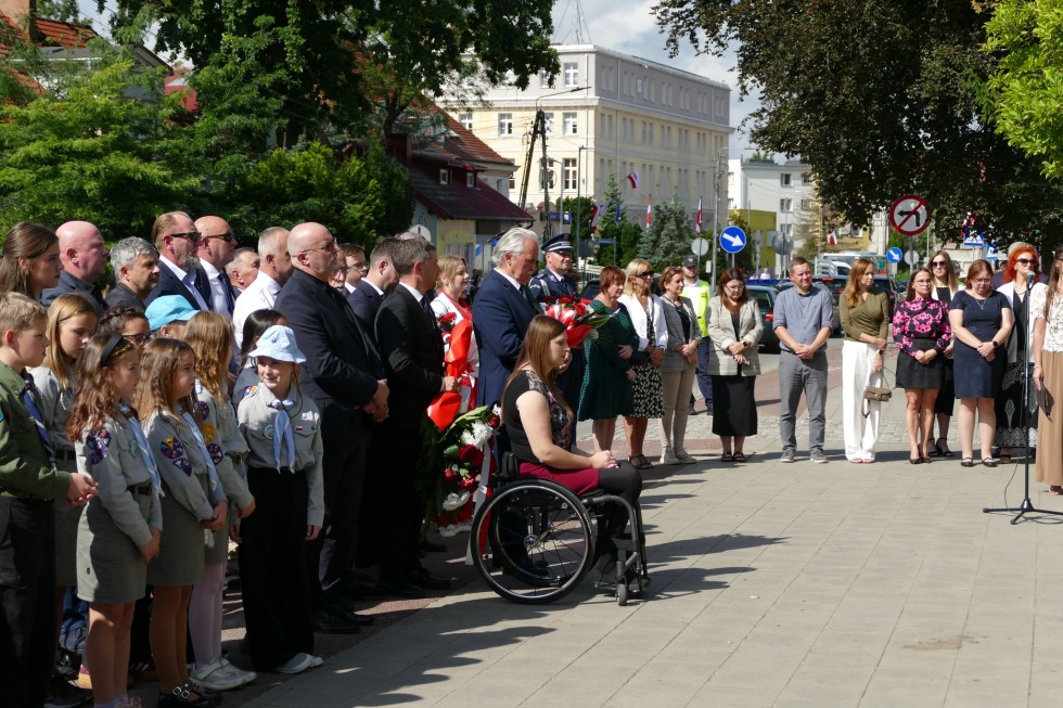 Sztum oddał hołd ofiarom i bohaterom II wojny światowej.