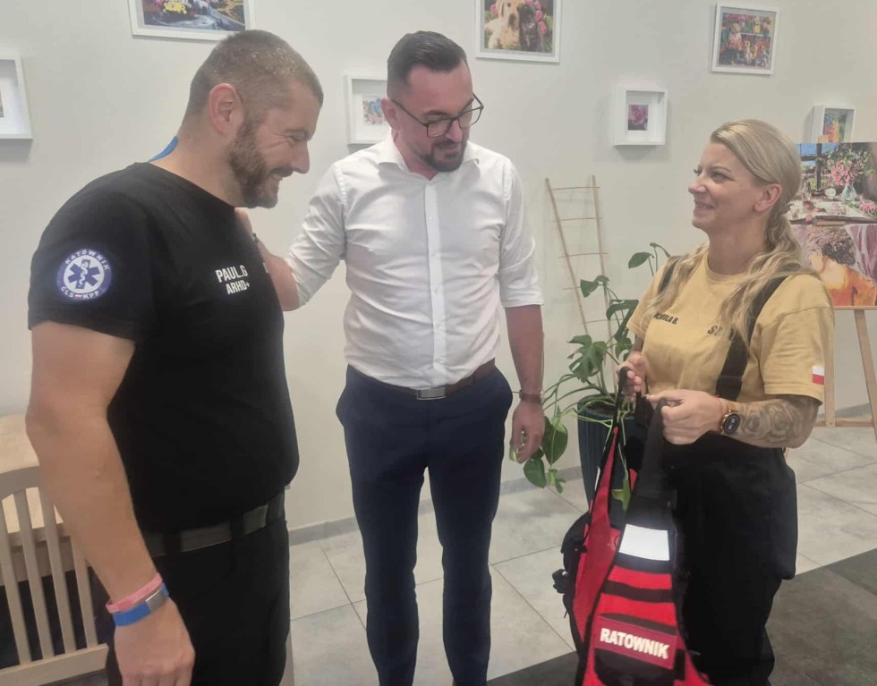 Gmina Miłoradz. Pudełeczka Życia dla seniorów – mały pojemnik, który może uratować życie.