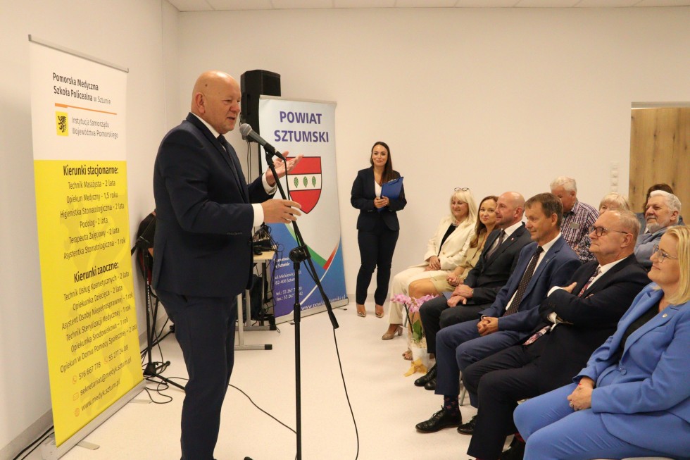 Nowy budynek Sztumskiego Medyka uroczyście otwarty podczas 65-lecia szkoły.