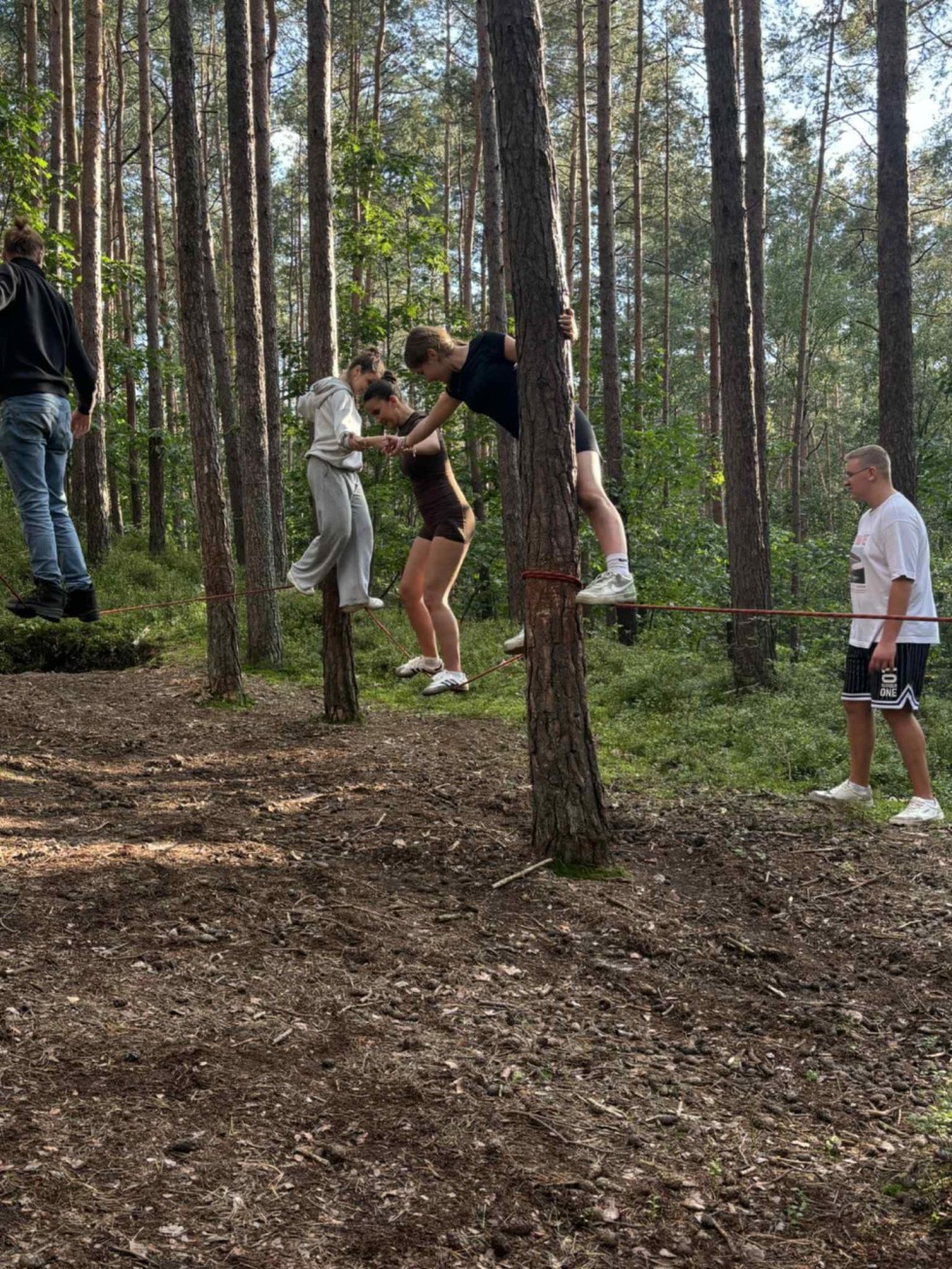 Uczniowie Technikum nr 3 rozpoczęli rok szkolny od wspólnej przygody w Kątach Rybackich.