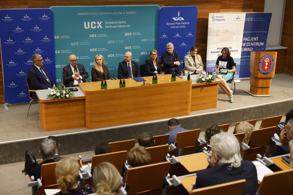 „Jakość i bezpieczeństwo pacjenta. Wyzwania i perspektywy” - konferencja z udziałem Minister Zdrowia Jolanty Sobierańskiej-Grendy