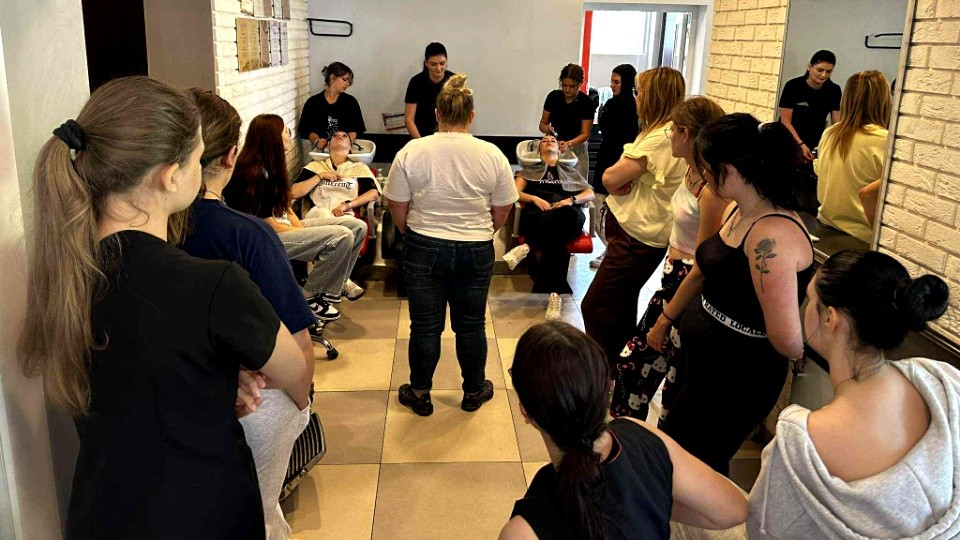 Szkolenie fryzjerskie w Centrum Edukacji Zawodowej w Malborku.