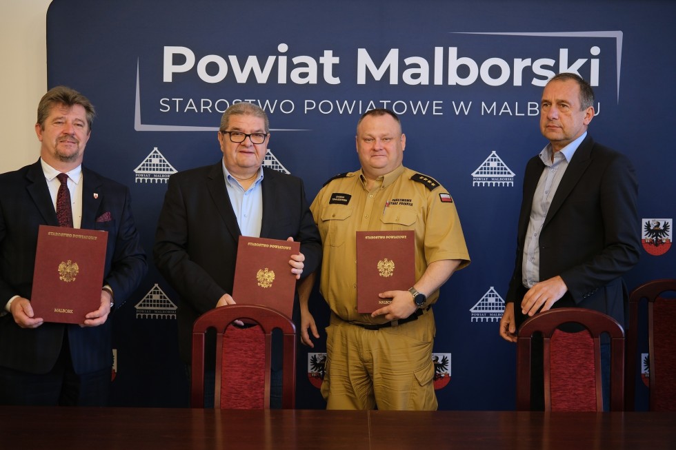 Powiat, Miasto i Straż Pożarna łączą siły - podpisano list intencyjny w sprawie ochrony ludności.