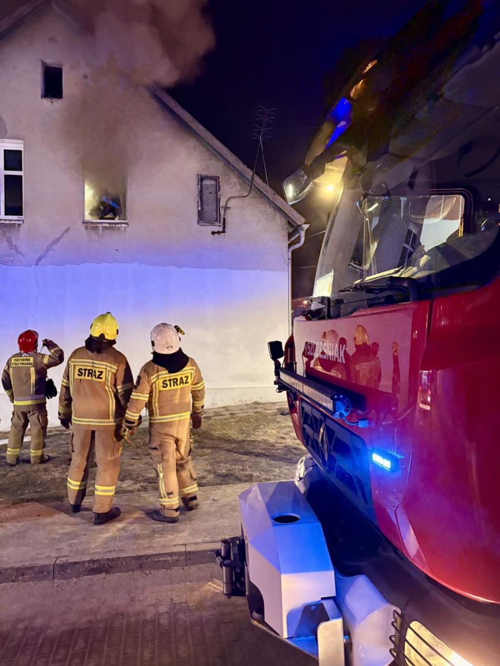 Pożar mieszkania w Malborku - ogień zaprószył 6-latek bawiący się zapalniczką.