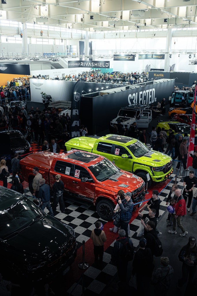 Uczniowie z Malborka na Motor Show w Poznaniu.