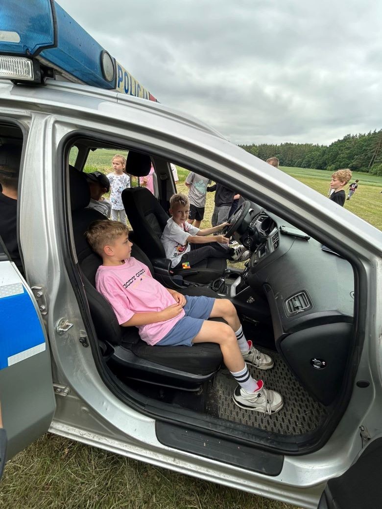 Kręci mnie bezpieczeństwo nad wodą - przedwakacyjne spotkania policjantów z dziećmi