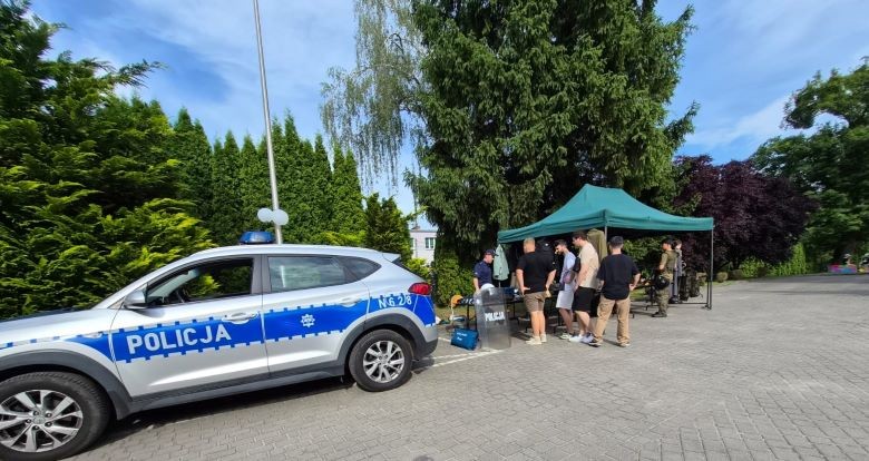 Kręci mnie bezpieczeństwo nad wodą - przedwakacyjne spotkania policjantów z dziećmi