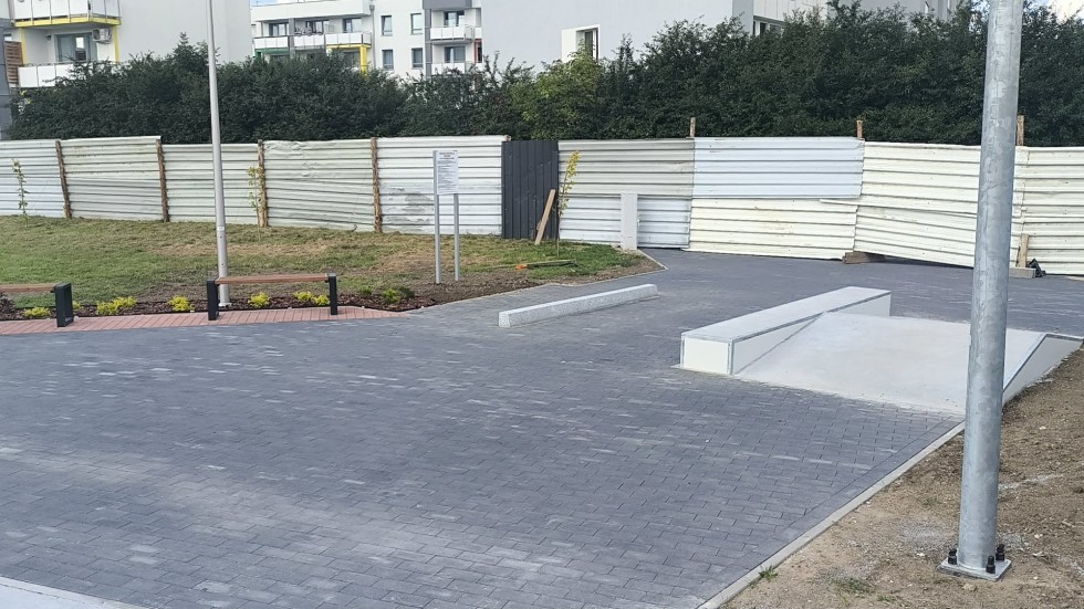 Nowoczesny kompleks sportowo-rekreacyjny w Malborku jest już prawie gotowy. Powstał skatepark i pumptrack. Wideo i zdjęcia