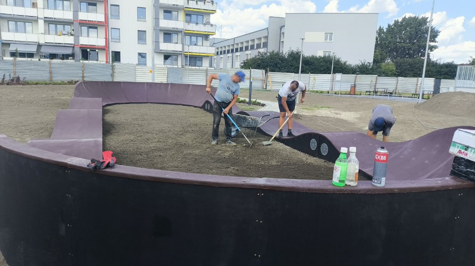 Nowoczesny kompleks sportowo-rekreacyjny w Malborku jest już prawie gotowy. Powstał skatepark i pumptrack. Wideo i zdjęcia