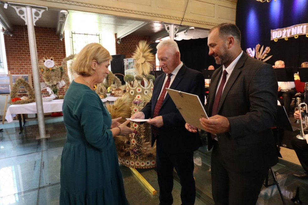 Dożynki Gminne w Nowym Stawie. Mieszkańcy podziękowali za tegoroczne plony