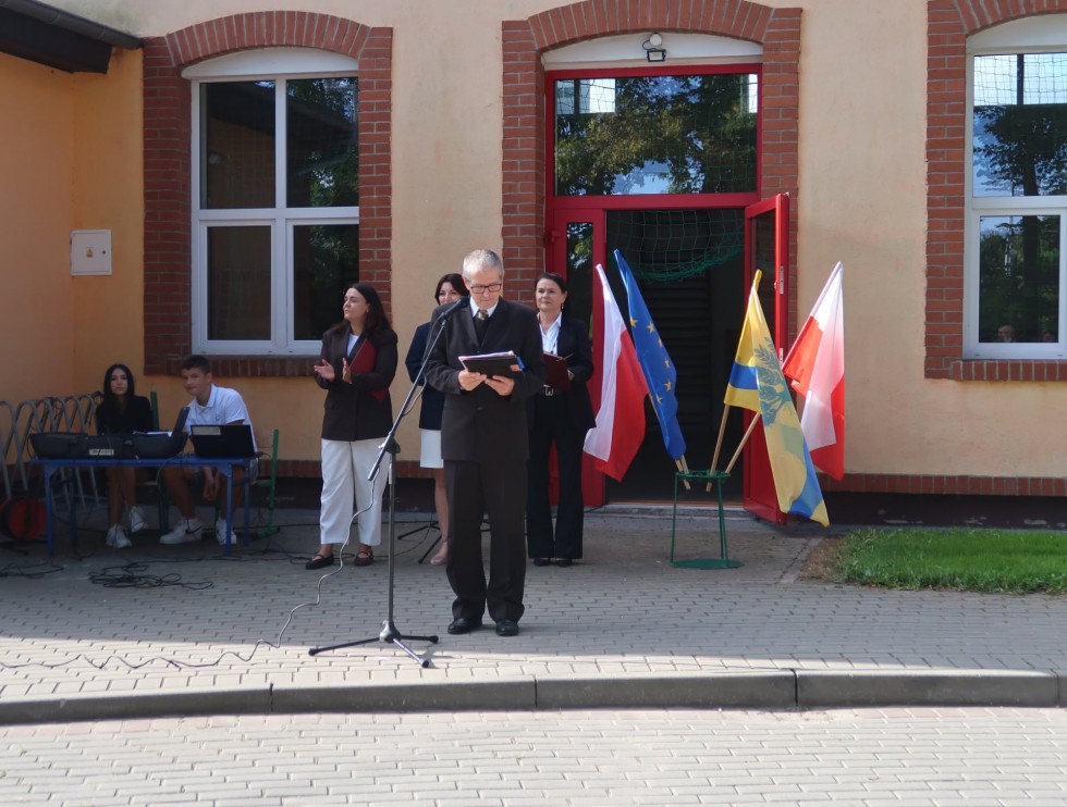 Nowy rok szkolny 2026/2027 rozpoczęty. Uroczyste powitanie uczniów w szkołach Gminy Malbork