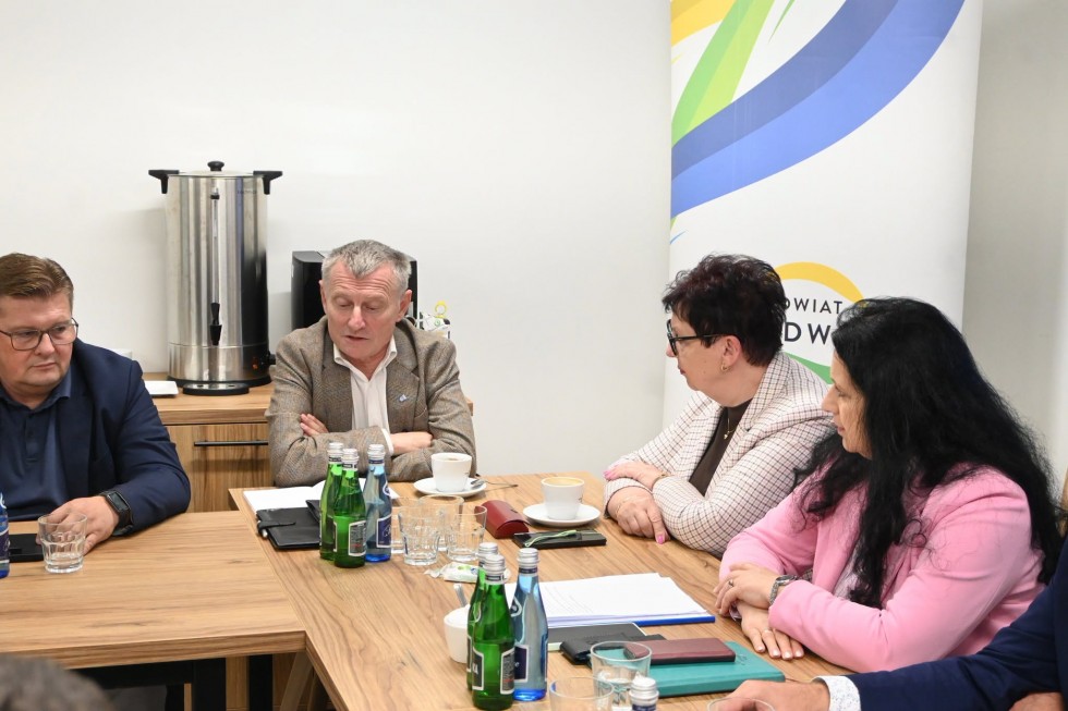 Samorządowcy Powiatu Nowodworskiego o współpracy i rozwoju. Ważne tematy podczas Konwentu Powiatowego