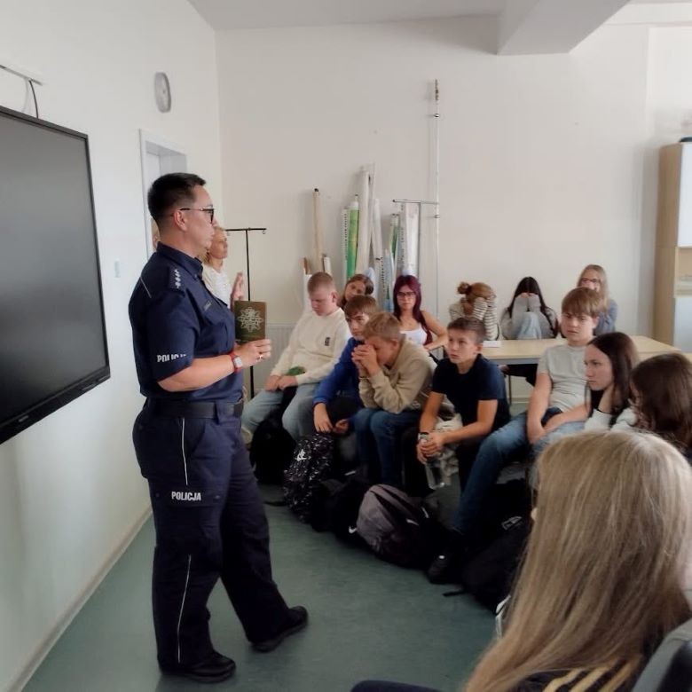Od pierwszych kroków do pierwszych decyzji – sztumscy policjanci spotkali się z uczniami
