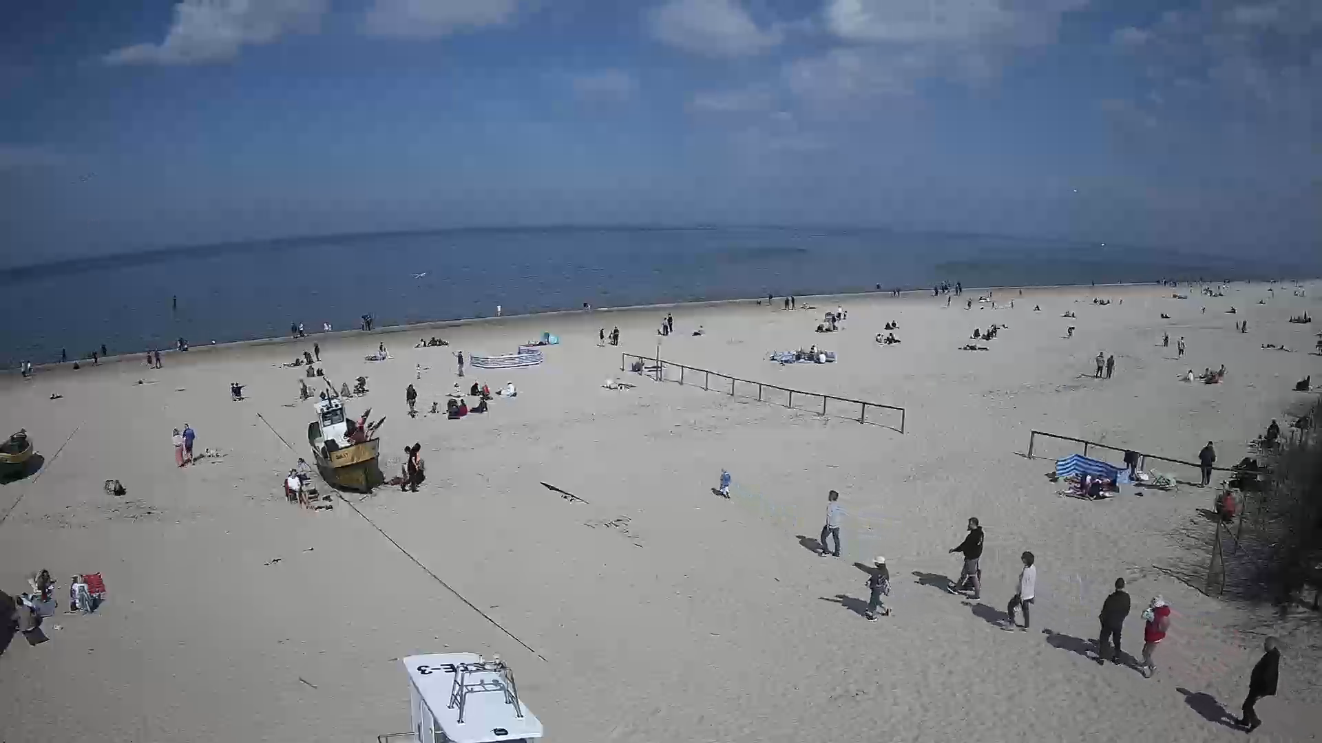 Jantar plaża wschód. Kamera na żywo. 