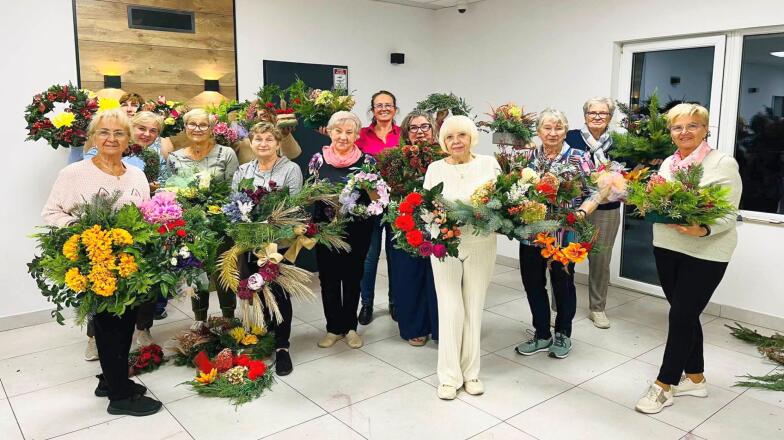 Tworzą i pomagają! Piękne wieńce i stroiki dla Fundacji Hospicjum Malborskie