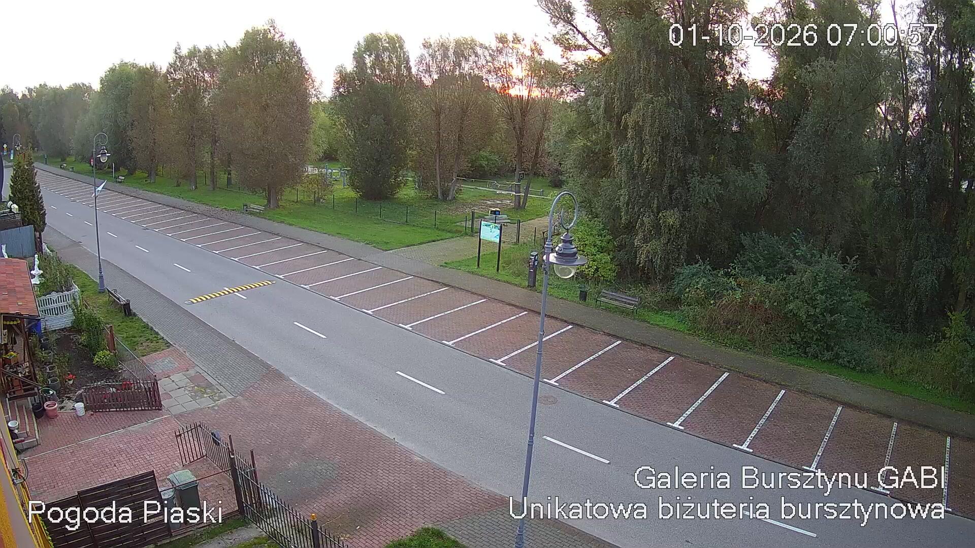 Podgląd: Sklep "KONIK" Krynica Morska - Piaski ul. Słoneczna. Zalew Wiślany na żywo. Granica Unii Europejskiej z Rosją w Piaskach DW 501