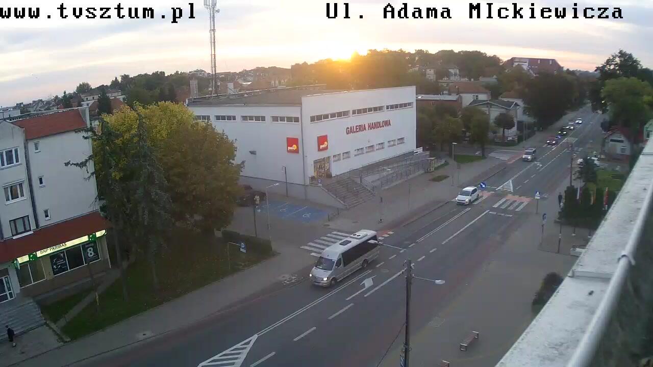 Podgląd: Sztum, ul. Adama Mickiewicza. Widok z Urzędu Miasta i Gminy w Sztumie - kamera pogodowa na żywo
