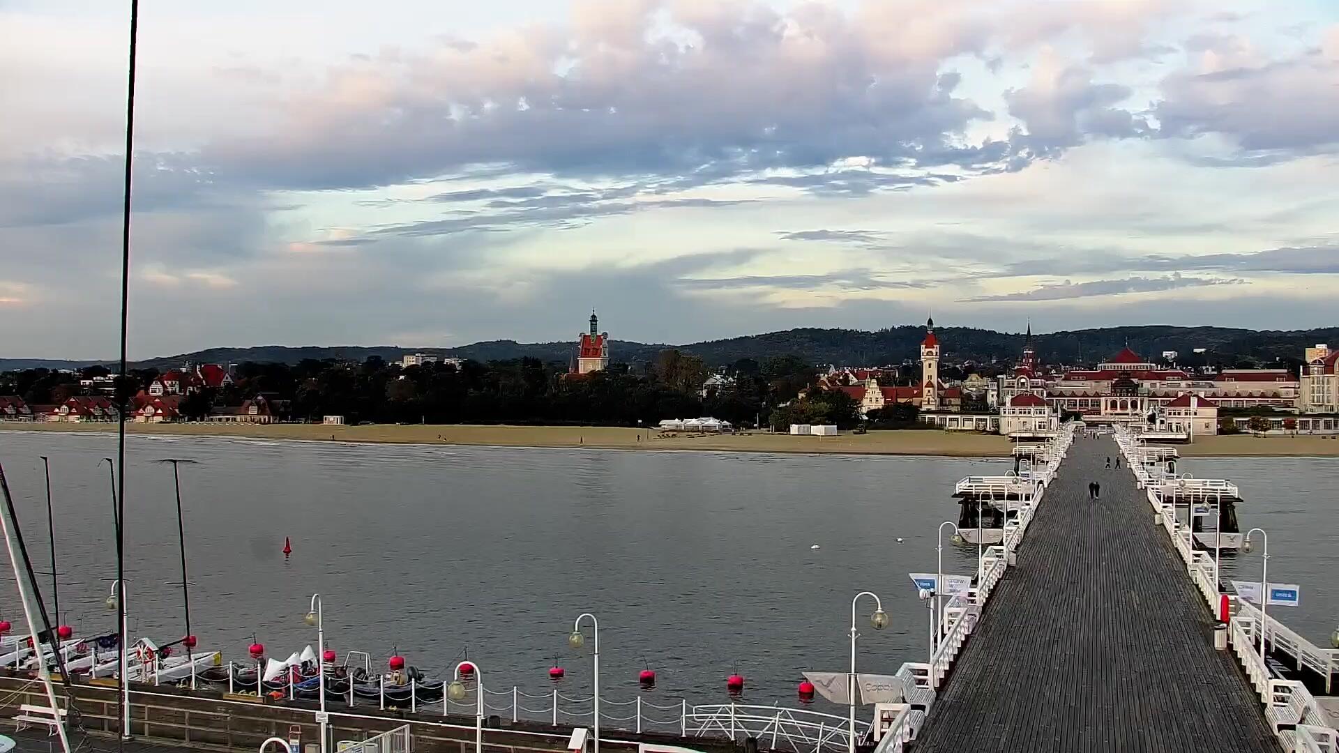 Podgląd: Molo i plaża w Sopocie. Kamera na żywo.